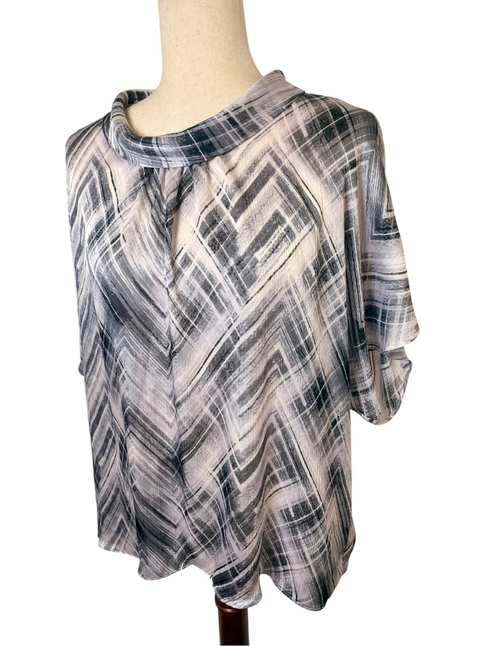 Vince Camuto Gray White Black Abstract Silky Cowl Neck Blouse Size XL
